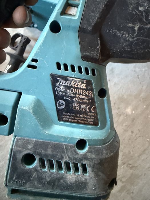 Makita DHR 243 безчетков перфоратор
