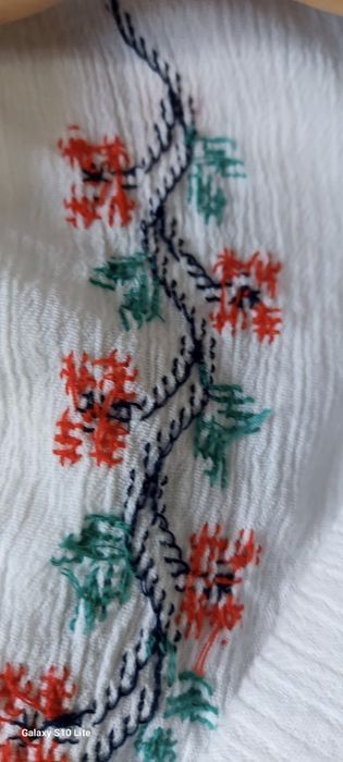 Ie (cămașă) tradițională cusuta manual