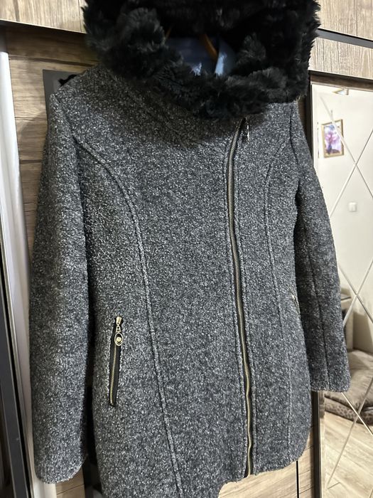 Продам женские куртки