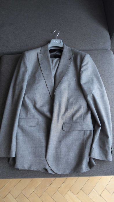 Мъжки сив костюм Toss размер EU 54