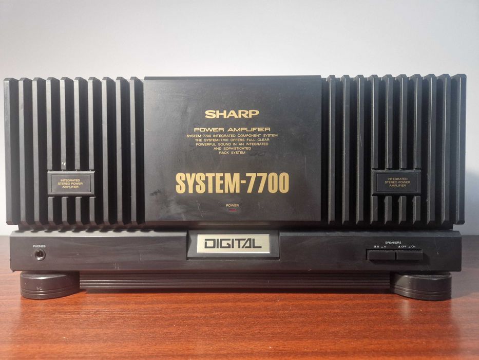 Sharp System 7700 – Amplificator stereo masiv cu Alimentare serioasă