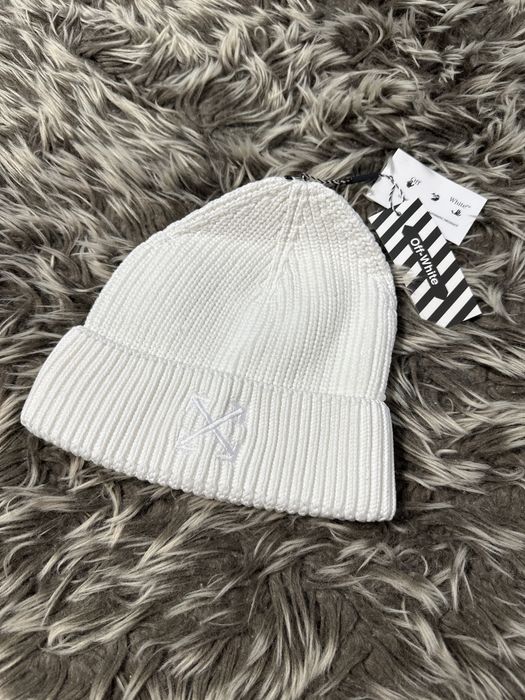 Caciula Off White noua Premium