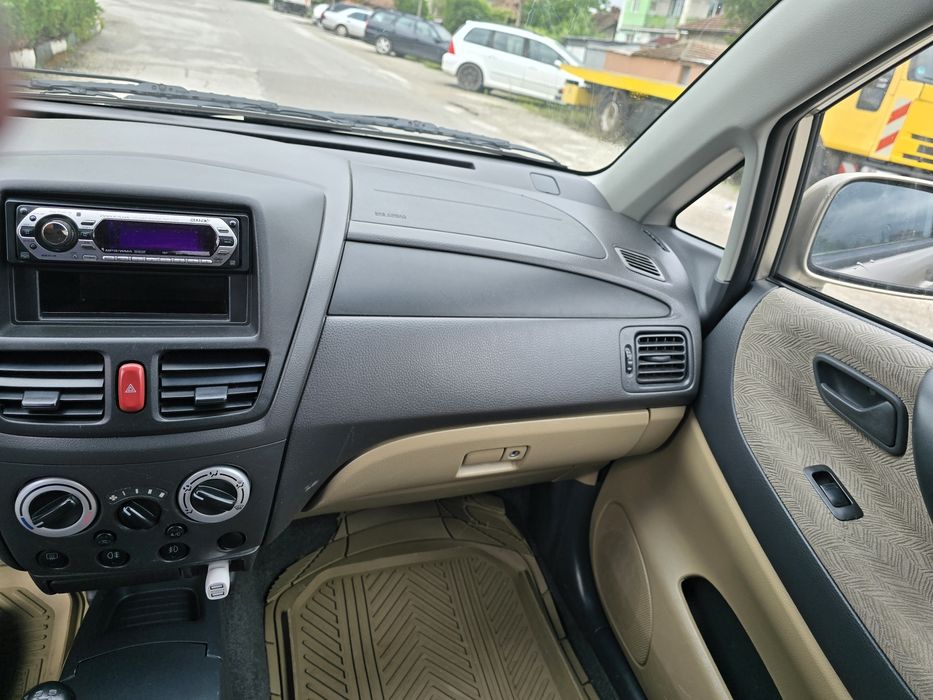 Кола Suzuki Liana