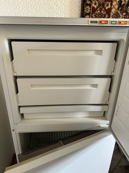 Холодильник бирюса в рабочем состоянии