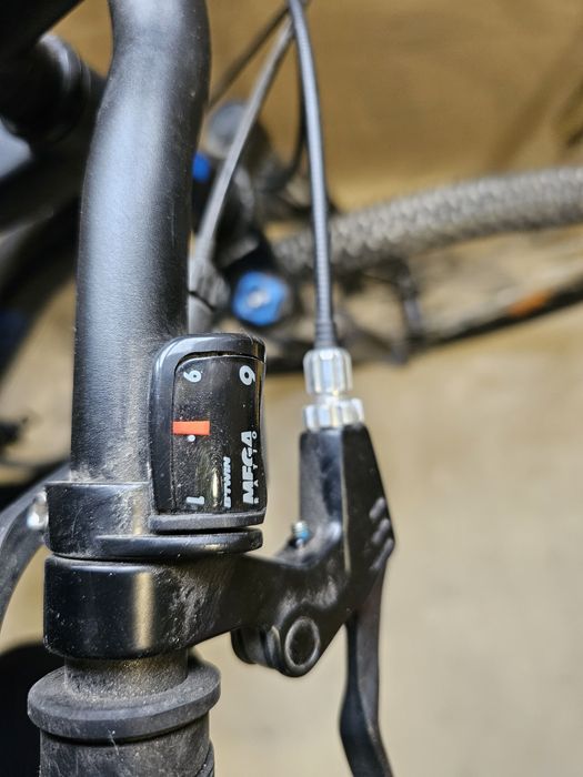 Vând bicicleta ST120