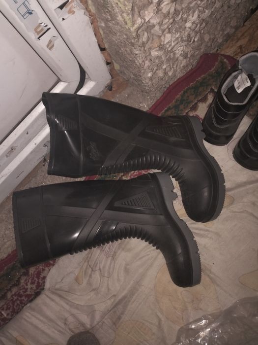 2шт спец. обувь и сапоги продается