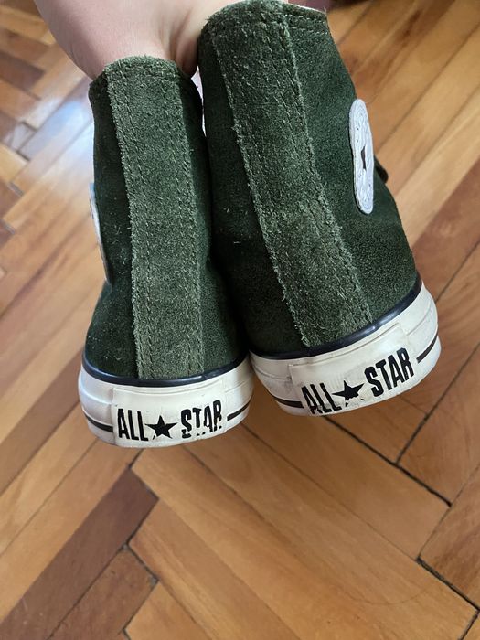 Tenişi Converse.