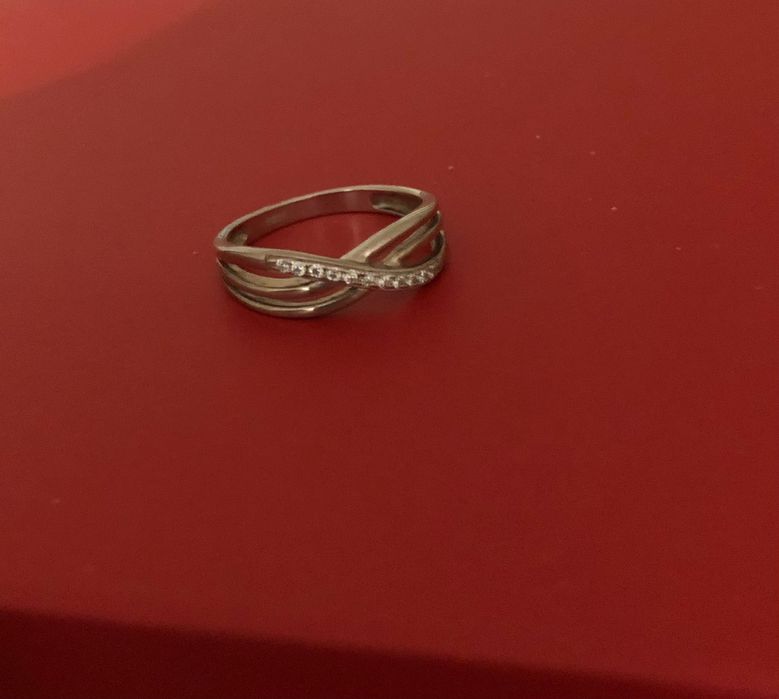 Продам серебряное кольцо 17,5 размера