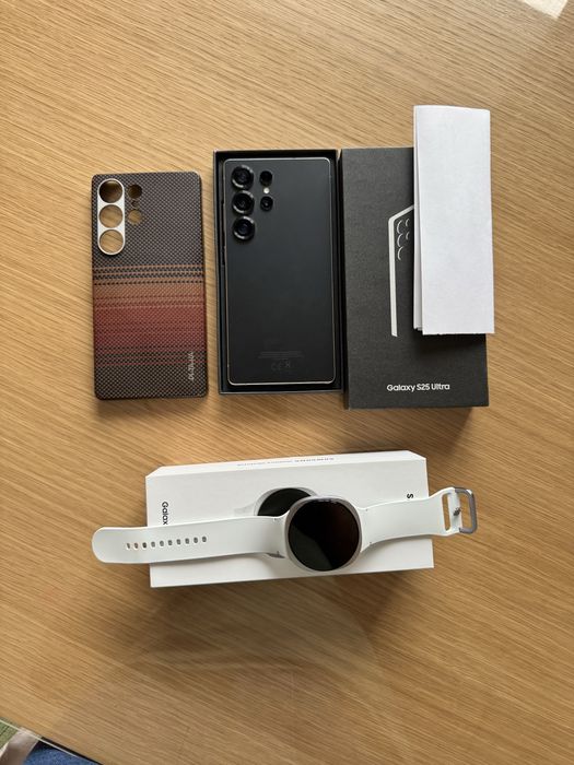 Samsung galaxy 25 ultra 256 & watche 8