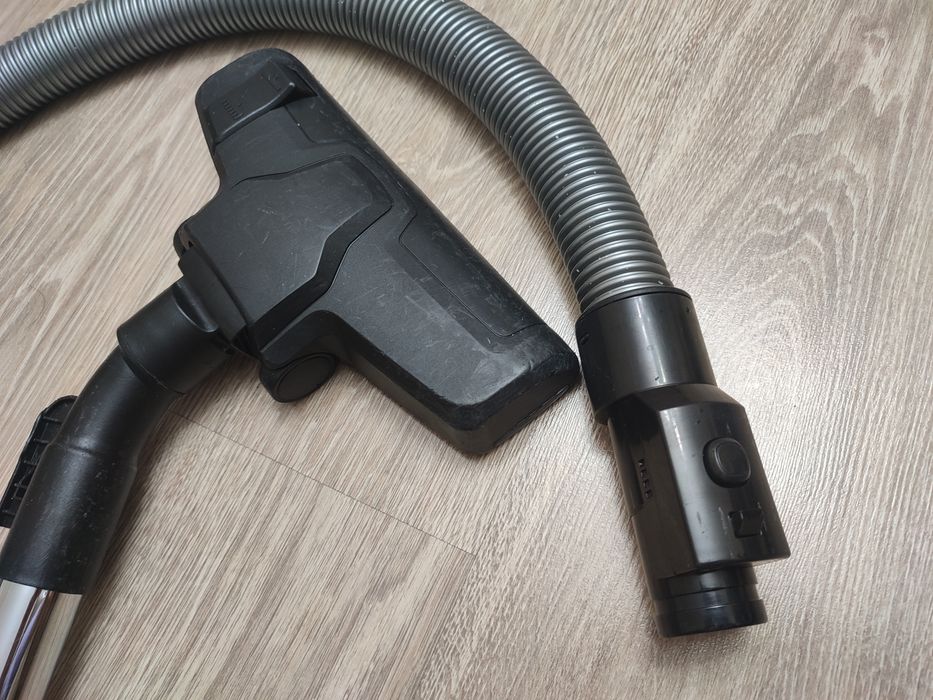 Шланг на пылесос