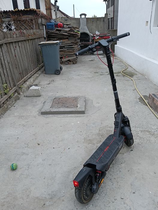 Vând trotineta electrica segaway ninebot max g3  2000 watti