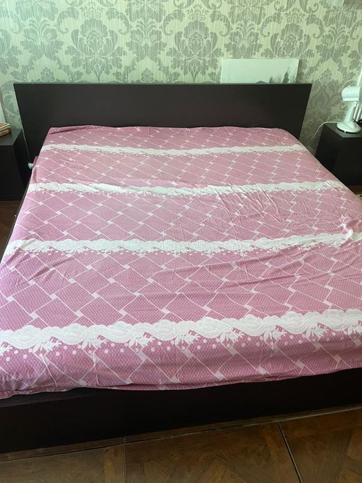 Кровать с тумбами