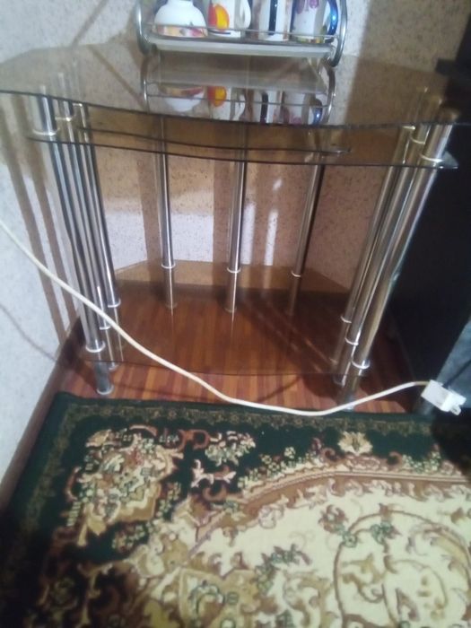 Televizor va pastavka