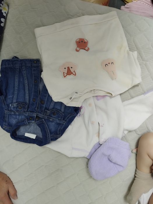 Продам детские вещи от 9 до 12 месяцев