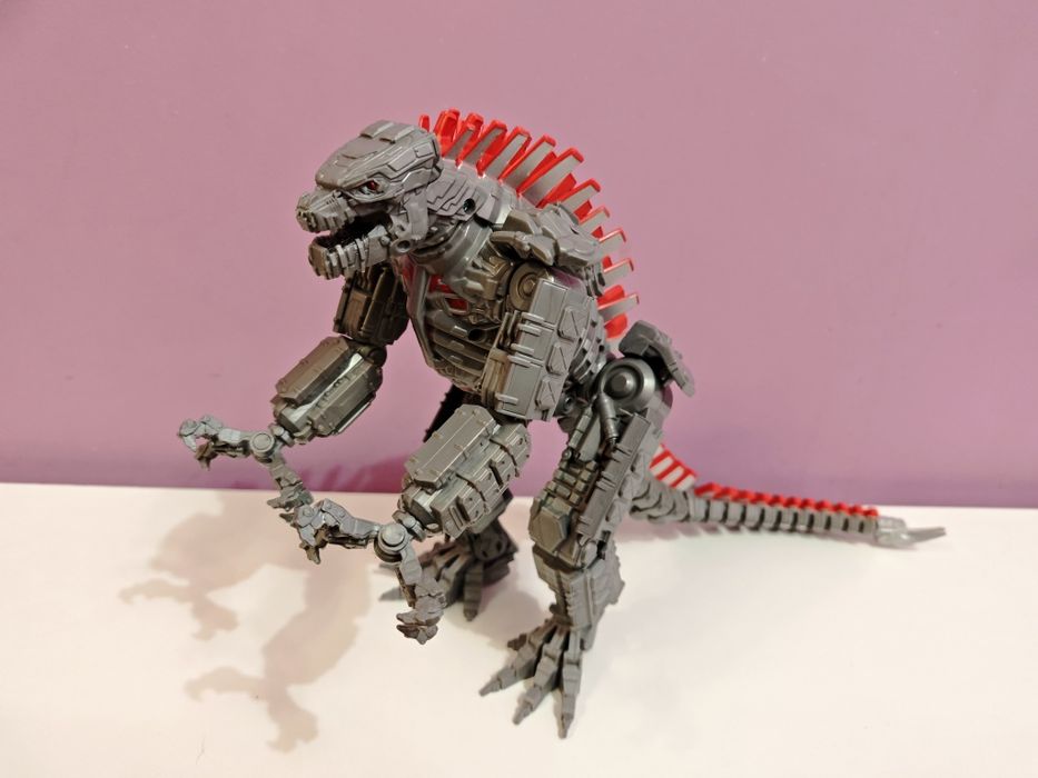 Godzilla x Kong фигури + подарък!