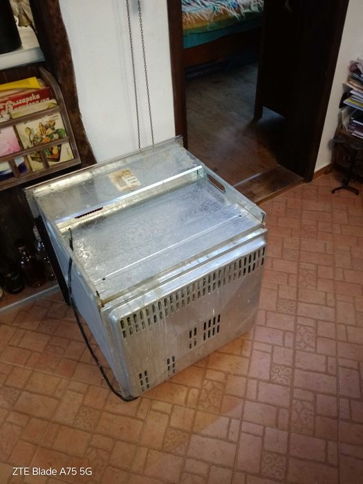 Продавам фурна с котлони за вграждане Zanker
