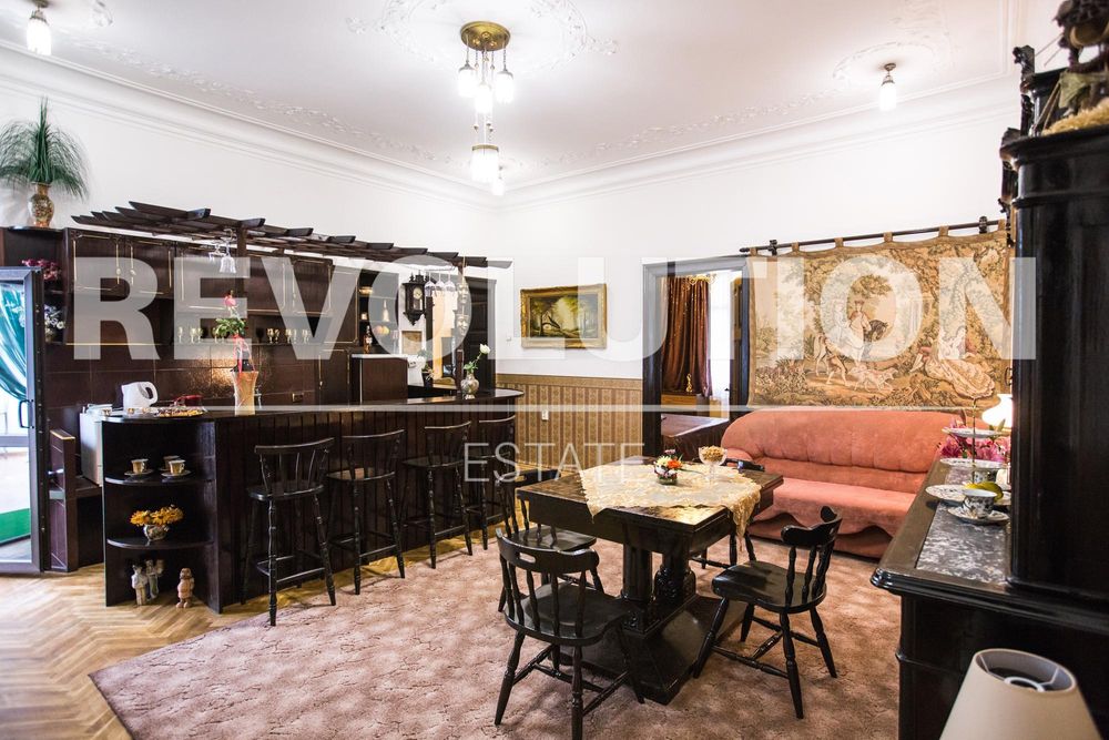 Дава се под наем Многостаен апартамент в Варна, Център - 210 кв.м за 900 € - Снимка #2