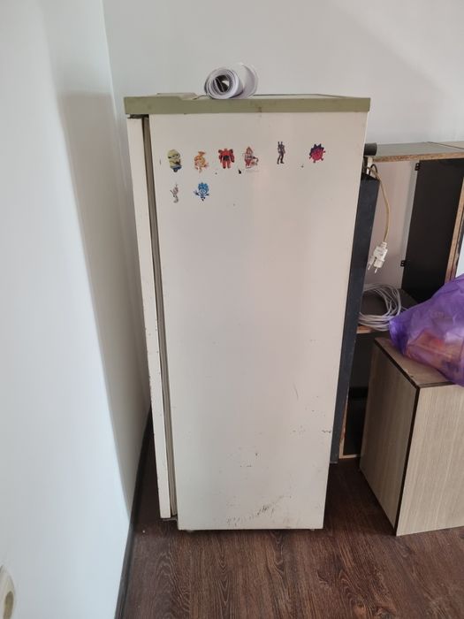 Spalniy shkafi bilan,muzlatgich