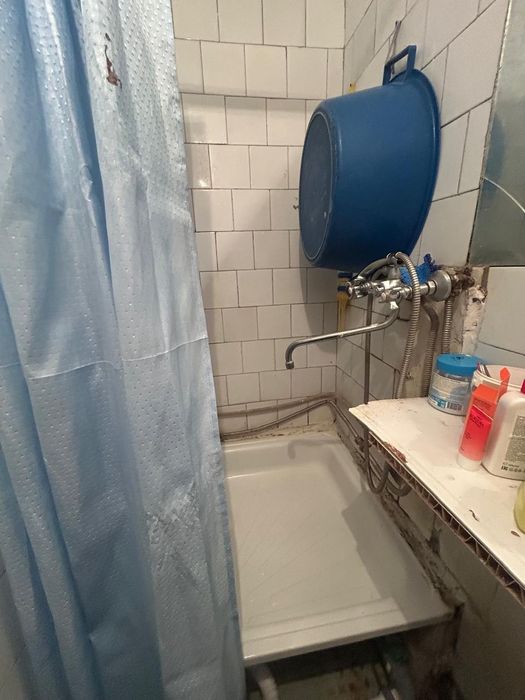 Продаётся 1,5-ка по ул. Серикбаева, 1/1