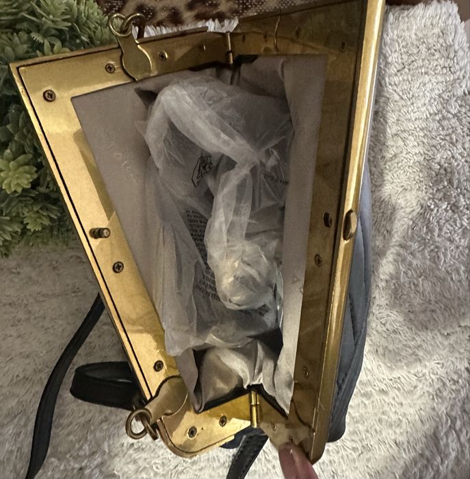 Дамска чанта естестврна кожа