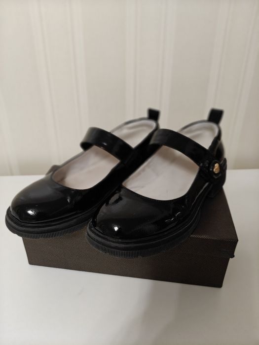 Туфли на девочку. Школьная обувь. 37 рамзер