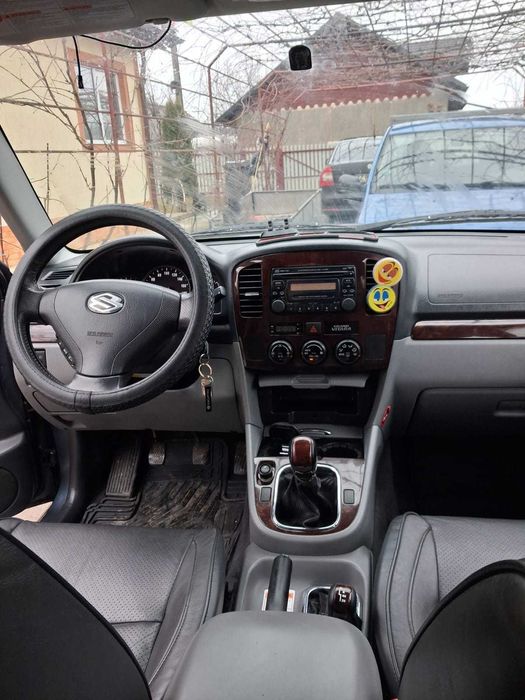 Se vinde suzuki grand vitara 2005.