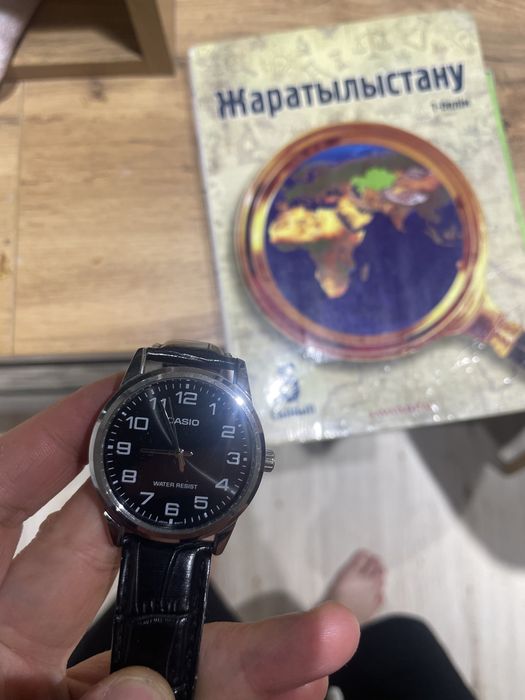 Продам часы наручные