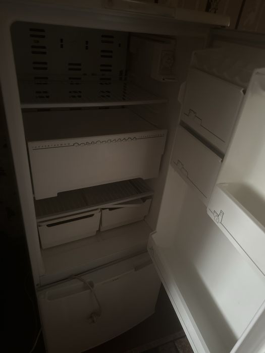 Холодильник бирюса