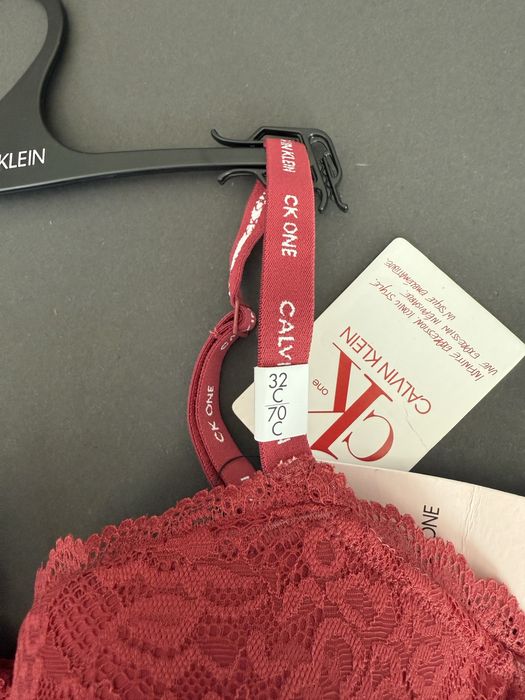 Качествен дантелен сутиен Calvin Klein /70C/