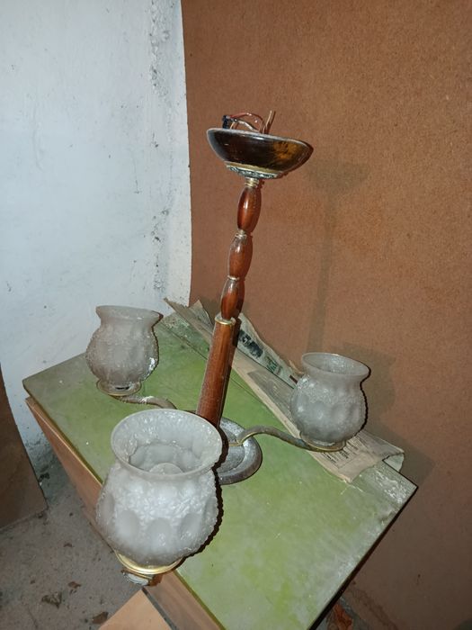 De vânzare candelabre din alama și lemn