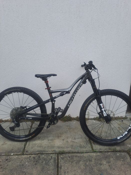 Bicicleta specialized full suspension