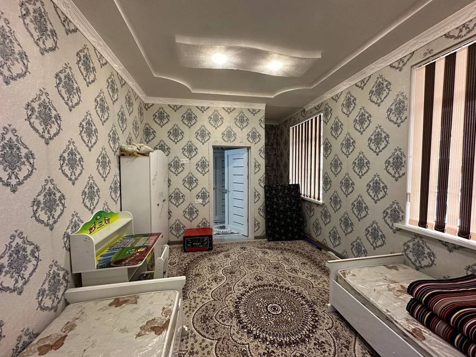 Срочно и сравнительно недорого ! 4 комнатная квартира в новостройке  !