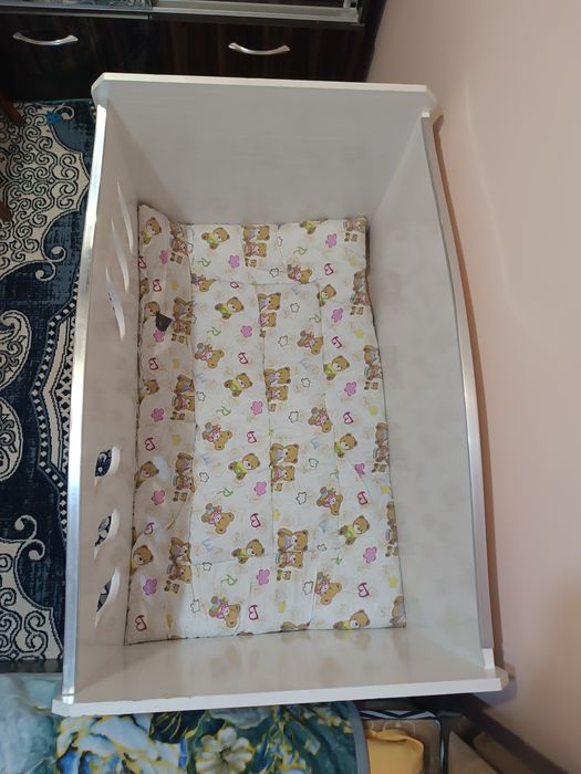 Детская кровать качающаяся