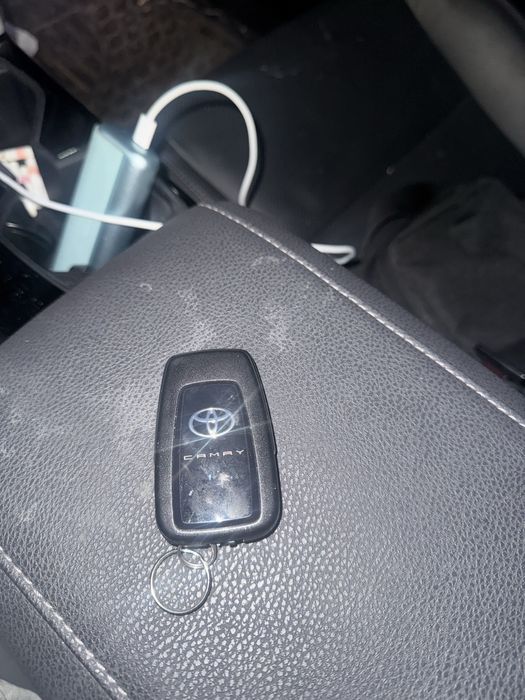 продам ключи camry 70 75