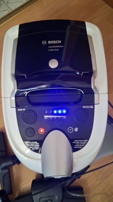 Aspirator cu Spalare Bosch BWD421PRO  Ireproșabil