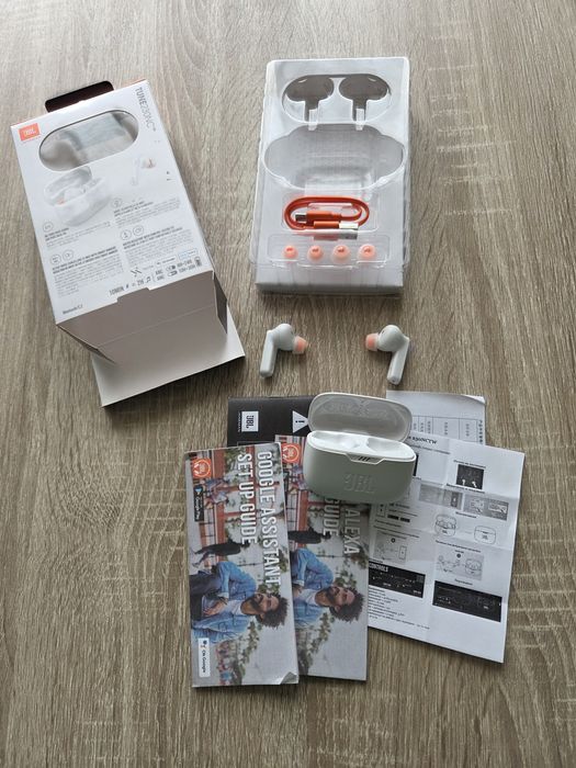 Безжични слушалки JBL TUNE 230NC