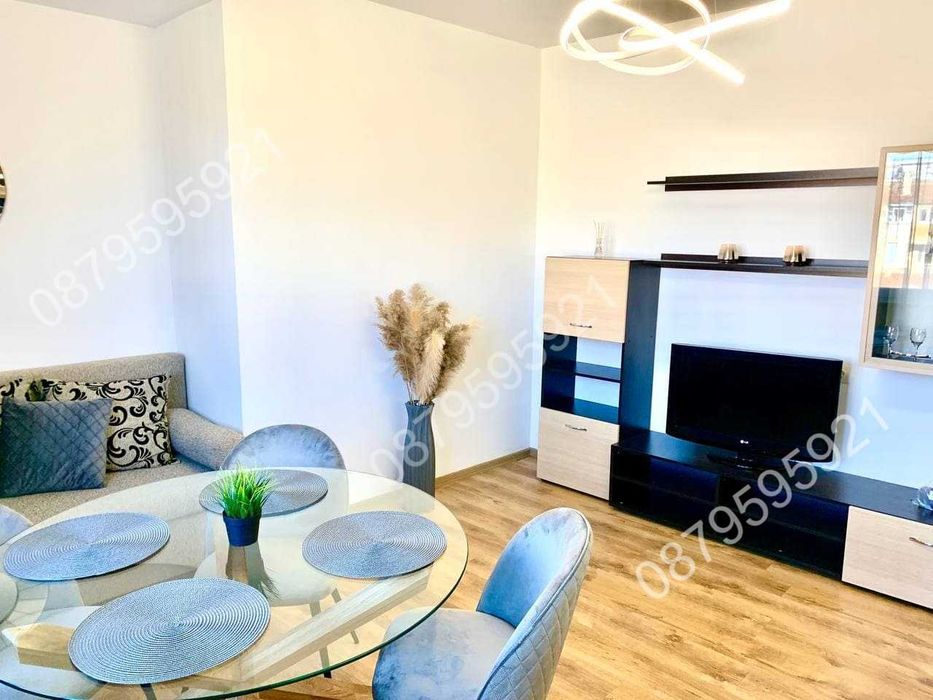 Дава се под наем Двустаен апартамент в Бургас, Център - 70 кв.м за 561 € - Снимка #4