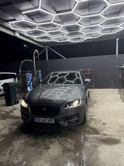 Jaguar XF 2016 • 2.0 Diesel R SPORT