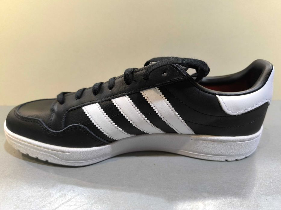 Adidas Originals N44,5 Ниски кецове Ест кожа.Нови.Оригинал.