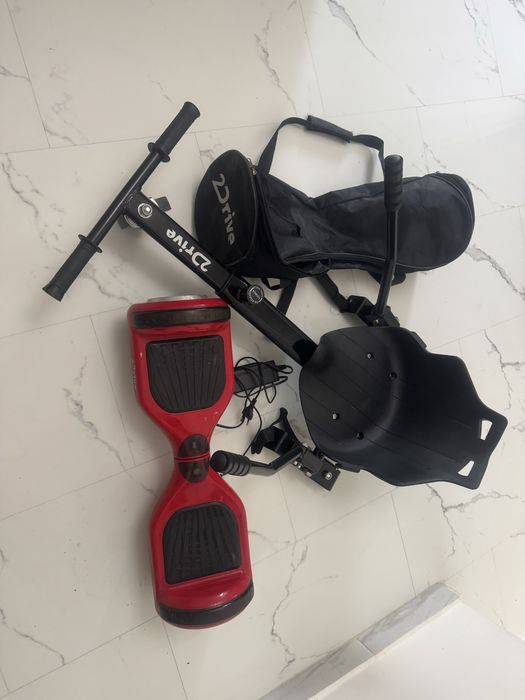 Hoverboard cu scaun inclus
