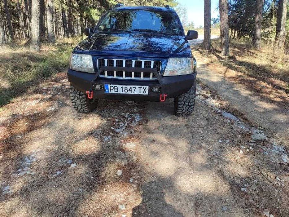 Продавам предна метална броня за jeep Grand cherokee WJ