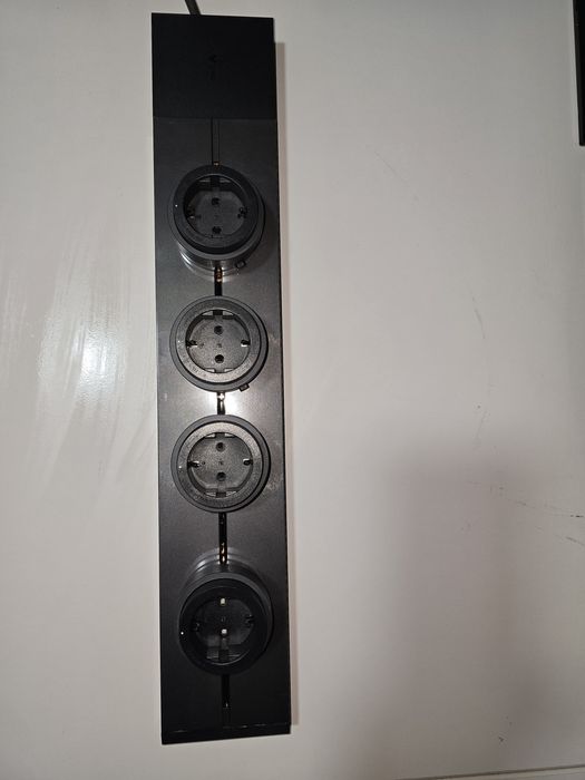 Vand Priza Multipla de perete Goneo cu 4 adaptoare