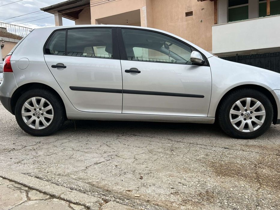 Продавам ВСЯКАКВИ Голф 5ци на ЧАСТИ, имам над 10 голфа 1.4 1.6 1.9 2.0