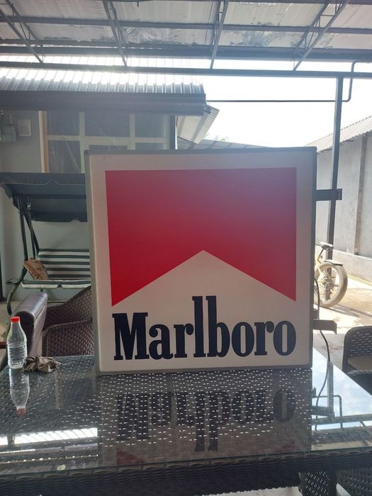 Рекламный щит Мальборо из 90-х