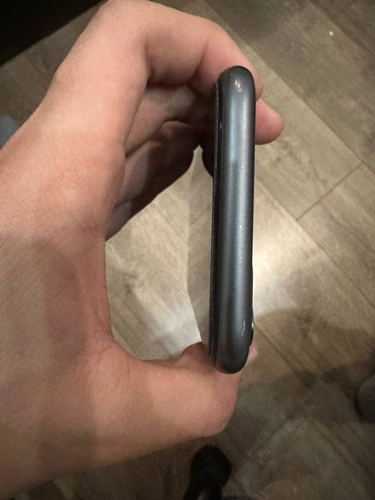 Обменяю айфон 11