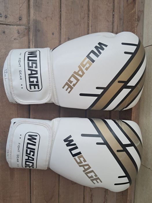 Продаю боксёрские перчатки компании Wusage