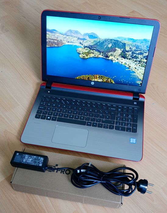 HP 15.6'' FullHD Core I5, 16GB RAM, SSD 240GB, HD520 1GB, baterie noua