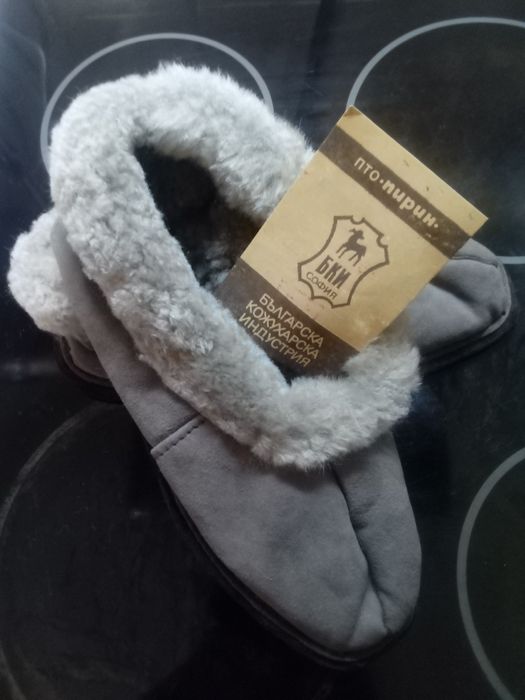 Домашни кожени пантофи