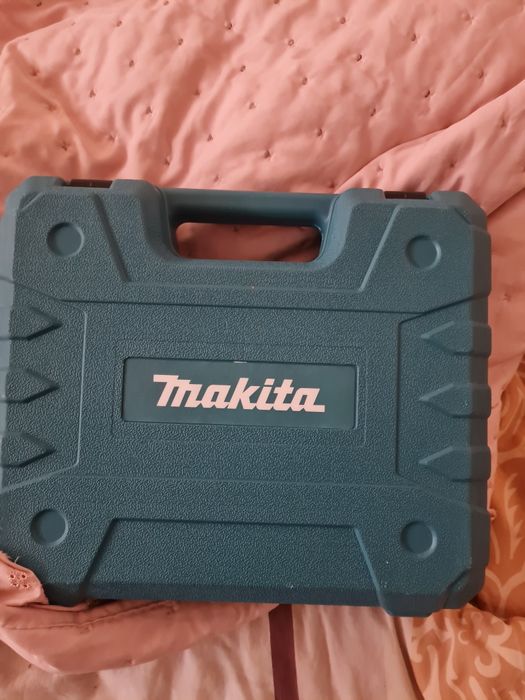 Акумулаторен ударен винтоверт 24 V 6.0Ah - 2 батерии + зарядно + куфар