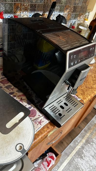 Кофе машина Delonghi